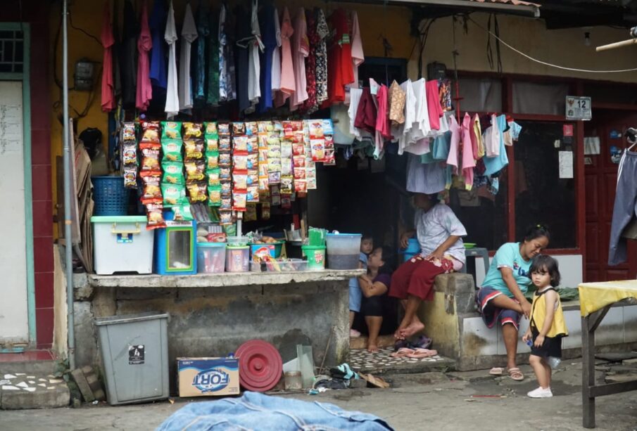 Salah satu rumah di permukiman kumuh dan padat penduduk Jakarta (Foto: ADH)