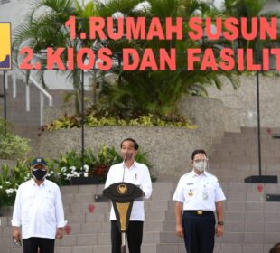 Presiden Joko Widodo, Menteri PUPR, dan Gubernur DKI Jakarta meresmikan Rusun Pasar Rumput (Foto: Lukas)