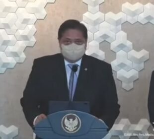 Konferensi Pers Putusan Uji Formil UU CK