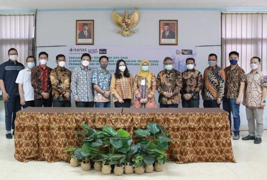 Penandatanganan MoU antara Terra Drone dengan Itenas